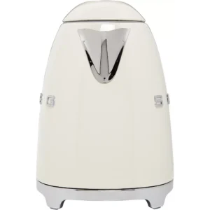La bouilloire SMEG KLF03BLMEU présente une finition crème et des accents chromés, vue de face.