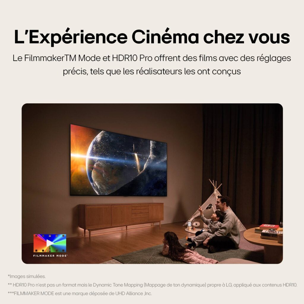 Une famille regarde un film sur son grand écran de télévision LG 75QNED85T6C dans le salon, profitant de visuels améliorés avec le mode Filmmaker et HDR10 Pro.