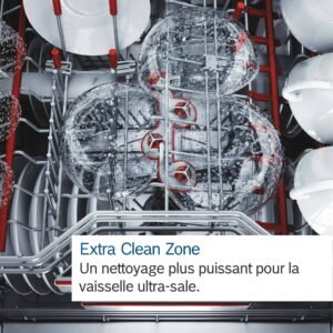 Zone Extra Clean d'un lave-vaisselle BOSCH SMV6ECX00E avec plaques disposées à l'intérieur. Le texte français se lit comme suit : « Un nettoyage plus puissant pour la vaisselle très sale.
