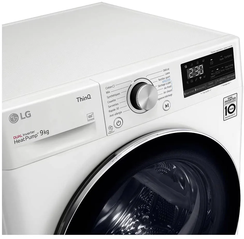 Le LG RH9V50WH est un lave-linge blanc à chargement frontal doté d'un écran numérique et d'un bouton de commande sur le panneau supérieur droit.