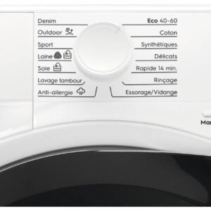 Vue de face de la machine à laver blanche ELECTROLUX EW6F5814BA, mettant en valeur son panneau de commande et sa porte élégants.