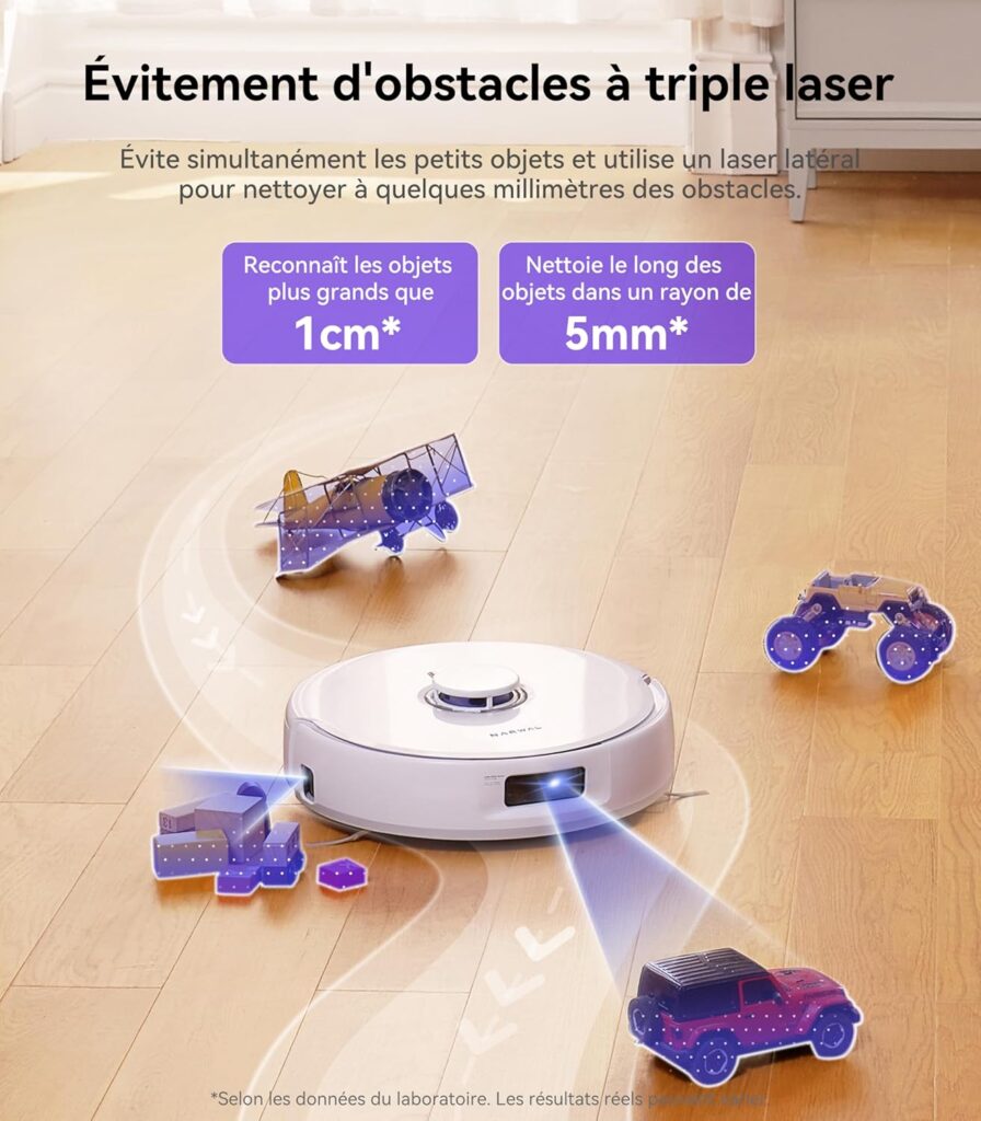 L'aspirateur robot NARWAL FREO X ULTRA utilise de manière experte l'évitement d'obstacles par triple laser pour naviguer autour des petites voitures sur un plancher en bois.