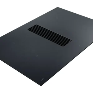 Table de cuisson à induction plate noire avec évent central et design minimaliste sur fond blanc, mettant en vedette la ligne NOVY 1861-G1 EASY MATT.