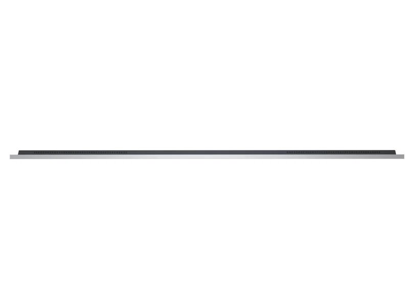 Une barre de son noire élégante au design minimaliste orne un fond blanc uni, correspondant parfaitement au LG OLED55G5 2025 Gallery Design dans votre galerie d'accueil.