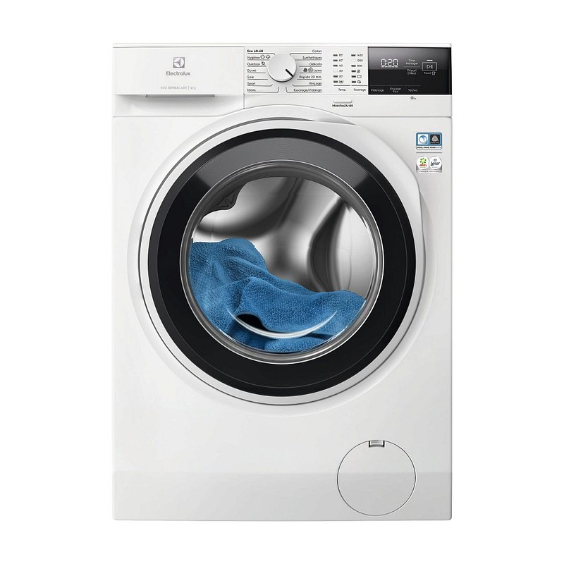 La machine à laver à chargement frontal ELECTROLUX EW6FI5814BA (Copie) est présentée avec une serviette bleue à l'intérieur, vue de face sur un fond blanc.