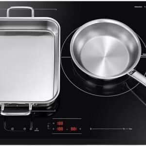 La table de cuisson SAMSUNG NZ63B6056GK est dotée de brûleurs à induction conçus pour accueillir à la fois une poêle rectangulaire et une poêle ronde.
