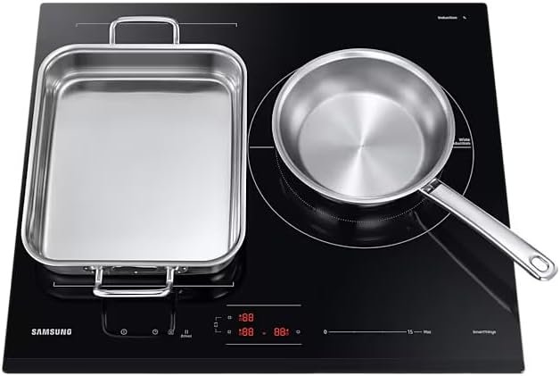 La table de cuisson SAMSUNG NZ63B6056GK est dotée de brûleurs à induction conçus pour accueillir à la fois une poêle rectangulaire et une poêle ronde.