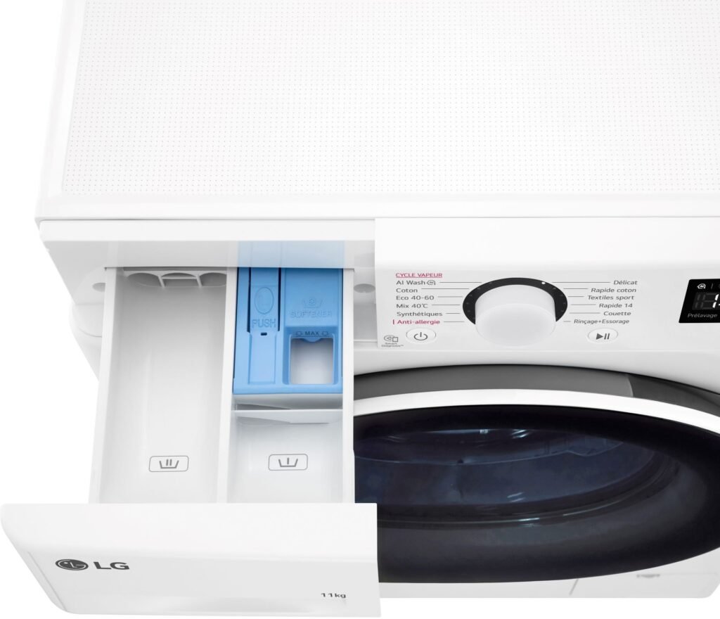 Ouvrez le tiroir à détergent du lave-linge à chargement frontal LG F14R50WHS pour voir ses compartiments et son panneau de commande.