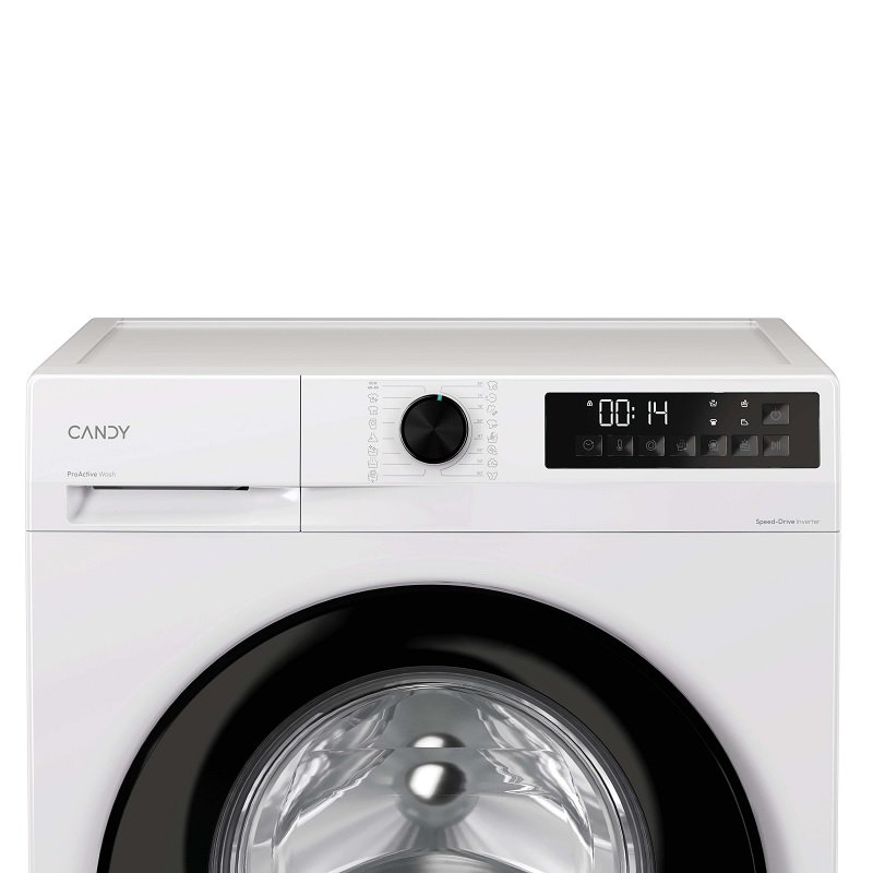 La machine à laver CANDY GD49B8-S est dotée d'une finition blanche, d'un affichage numérique, d'un cadran de commande et d'un tiroir à détergent supérieur avant.