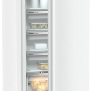 Le congélateur blanc LIEBHERR FND7026-22 est montré avec sa porte ouverte, présentant plusieurs étagères remplies d'aliments surgelés assortis.