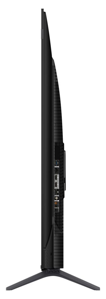 Vue latérale du téléviseur à écran plat TCL 55C72B mettant en évidence ses ports d'entrée et ses deux pieds de support.