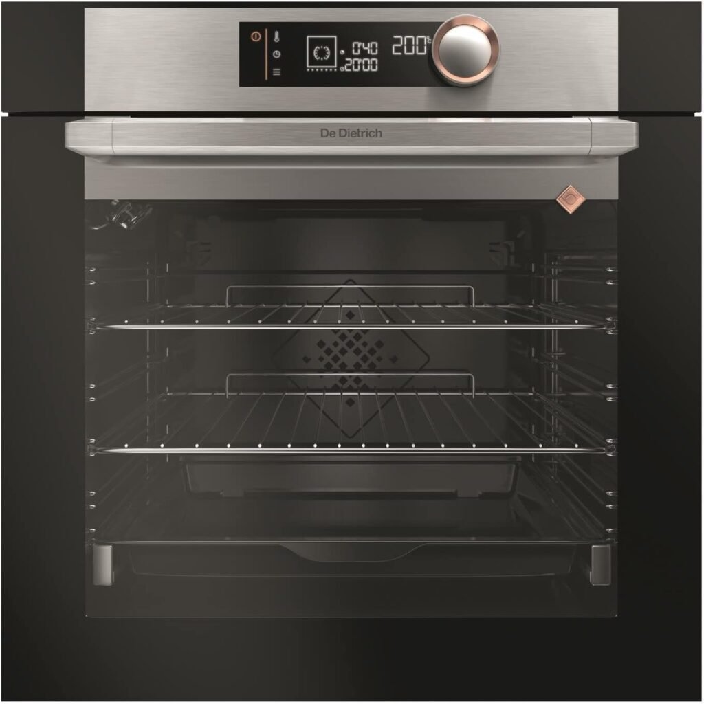 Le four DE DIETRICH DOP7350X est doté d'un design élégant en acier inoxydable, de commandes numériques et de trois grilles.