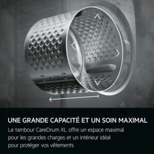 Gros plan sur le tambour du lave-linge AEG LFR731611V, qui se distingue par sa grande capacité et sa technologie d'entretien avancée pour un nettoyage en douceur du linge.
