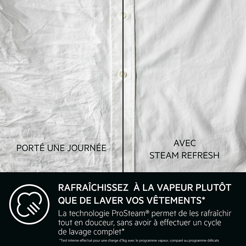 Une chemise blanche, à moitié froissée et à moitié lisse, illustre les résultats obtenus avec le lave-linge AEG LFR731611V en matière de rafraîchissement à la vapeur et d'usure.