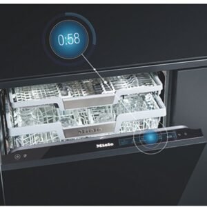 Ouvrez le lave-vaisselle MIELE G 5863 SCVI EXCELLENCE avec un affichage digital de la minuterie indiquant 58 secondes restantes dans le cycle de lavage.