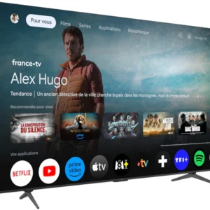 Le téléviseur intelligent TCL 65P8K affiche l'écran d'accueil en continu avec "Alex Hugo" et diverses icônes d'applications en dessous.