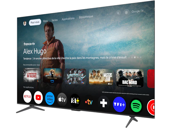 L'écran d'un téléviseur intelligent TCL 65P8K affiche des applications de diffusion en continu et la série "Alex Hugo" dans son menu d'accueil.