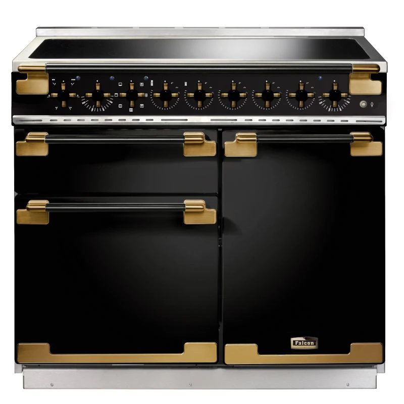La cuisinière électrique FALCON ELS110EIGB/BE-EU présente un design noir et or audacieux, quatre portes et six boutons de commande frontaux pour une cuisson précise.