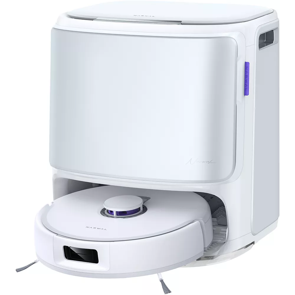 Un aspirateur robot NARWAL FREO FLOW est partiellement positionné à l'intérieur de sa station de chargement et d'auto-nettoyage.