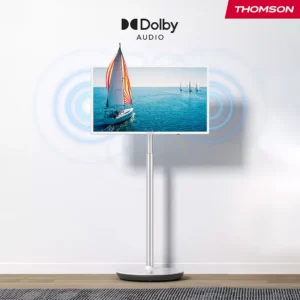 Le téléviseur LED THOMSON 32HA4M44 sur pied montre un voilier sur l'eau bleue, avec Dolby Audio et les logos THOMSON au-dessus.