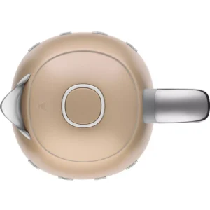 Vue de dessus de la bouilloire SMEG KLF03CHMEU de couleur beige, avec un bec et une poignée argentés, sur fond blanc.
