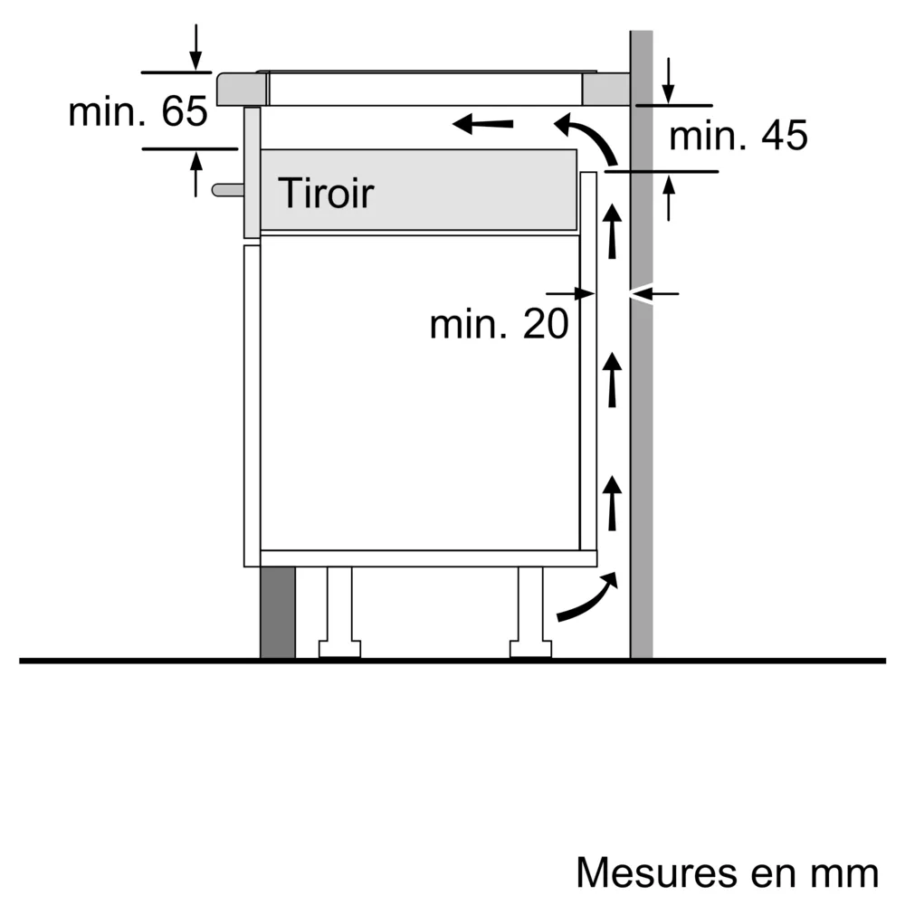 Diagramme de dégagement du tiroir (en millimètres) indiquant la hauteur et l'espace latéral requis pour l'installation du BOSCH PVW89BHC1E.