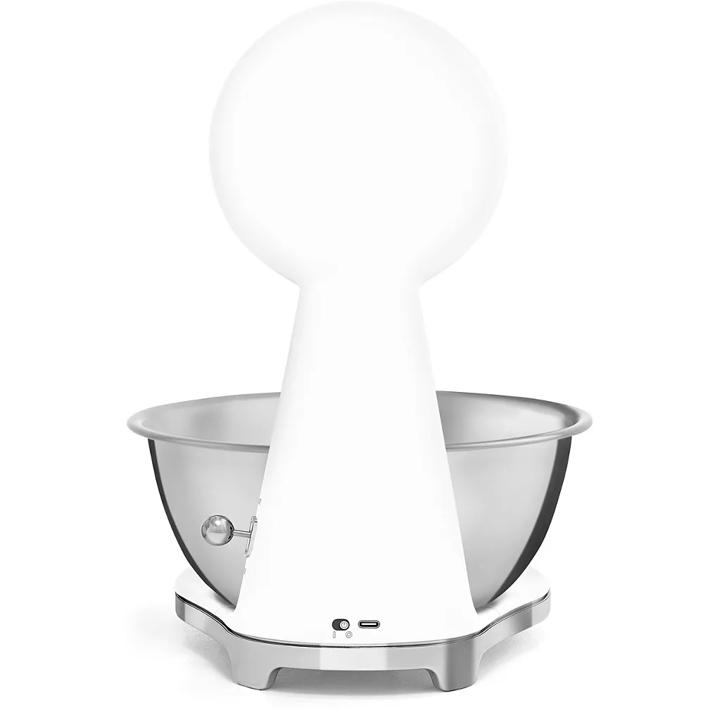Le SMEG KSC01BLMWW (Copie) est un batteur sur socle blanc moderne doté d'un grand bol de mélange en acier inoxydable et d'une élégante base argentée.