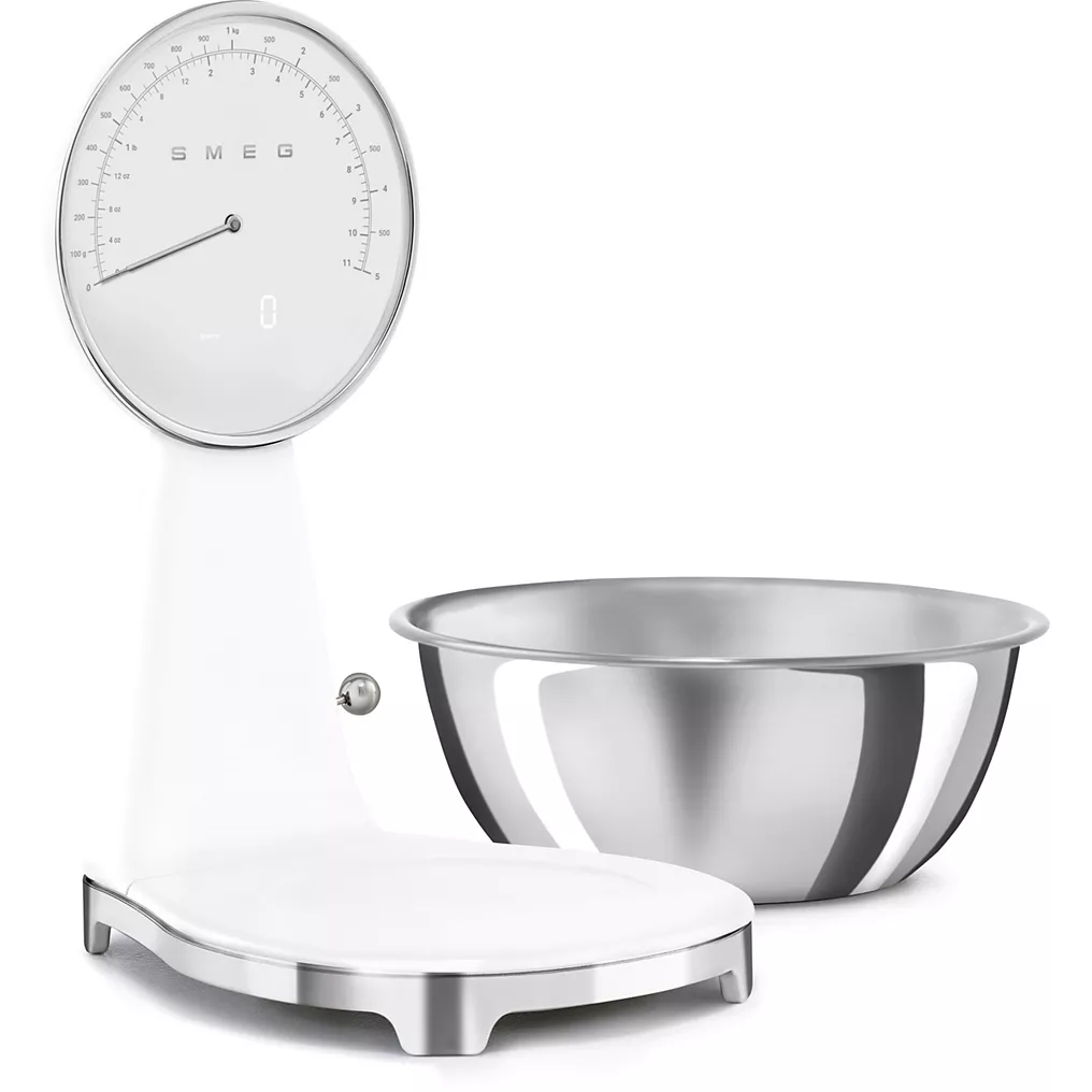 La balance de cuisine SMEG KSC01BLMWW (Copie) est blanche, possède un grand cadran rond et comprend un bol à mélanger séparé en acier inoxydable.