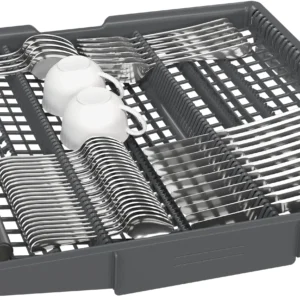 Le panier supérieur du lave-vaisselle SIEMENS SN65Z804CE contient des couverts, des ustensiles et deux tasses blanches.