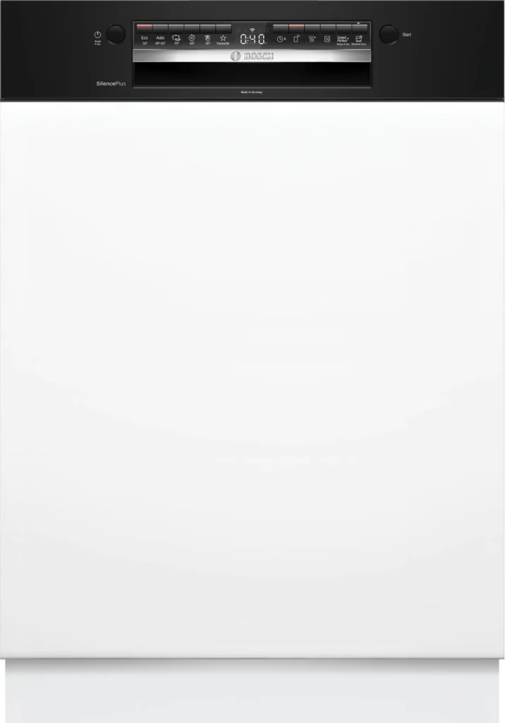 Le lave-vaisselle encastrable BOSCH SMI4HCB07E présente un élégant panneau de commande noir sur sa face avant, avec des réglages de cycle et une minuterie numérique.