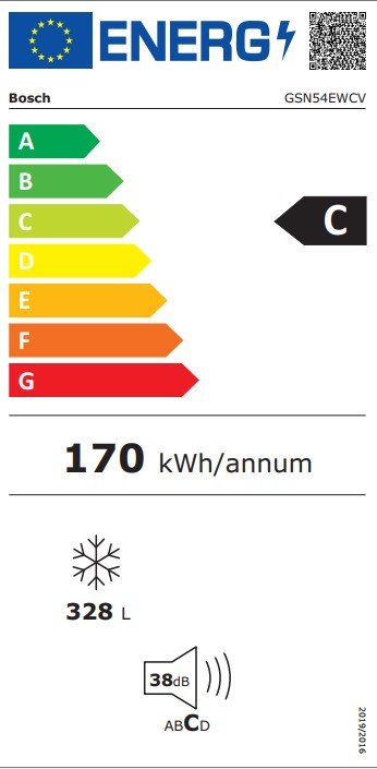 Le congélateur BOSCH GSN54EWCV a une cote énergétique C, consomme 170 kWh/an, offre une capacité spacieuse de 328 litres et fonctionne silencieusement à 38 dB.
