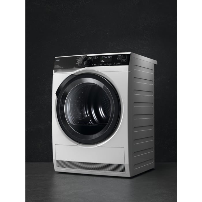 Le lave-linge AEG TR95A9B6BW, un lave-linge à chargement frontal blanc et élégant, se détache sur un fond sombre.