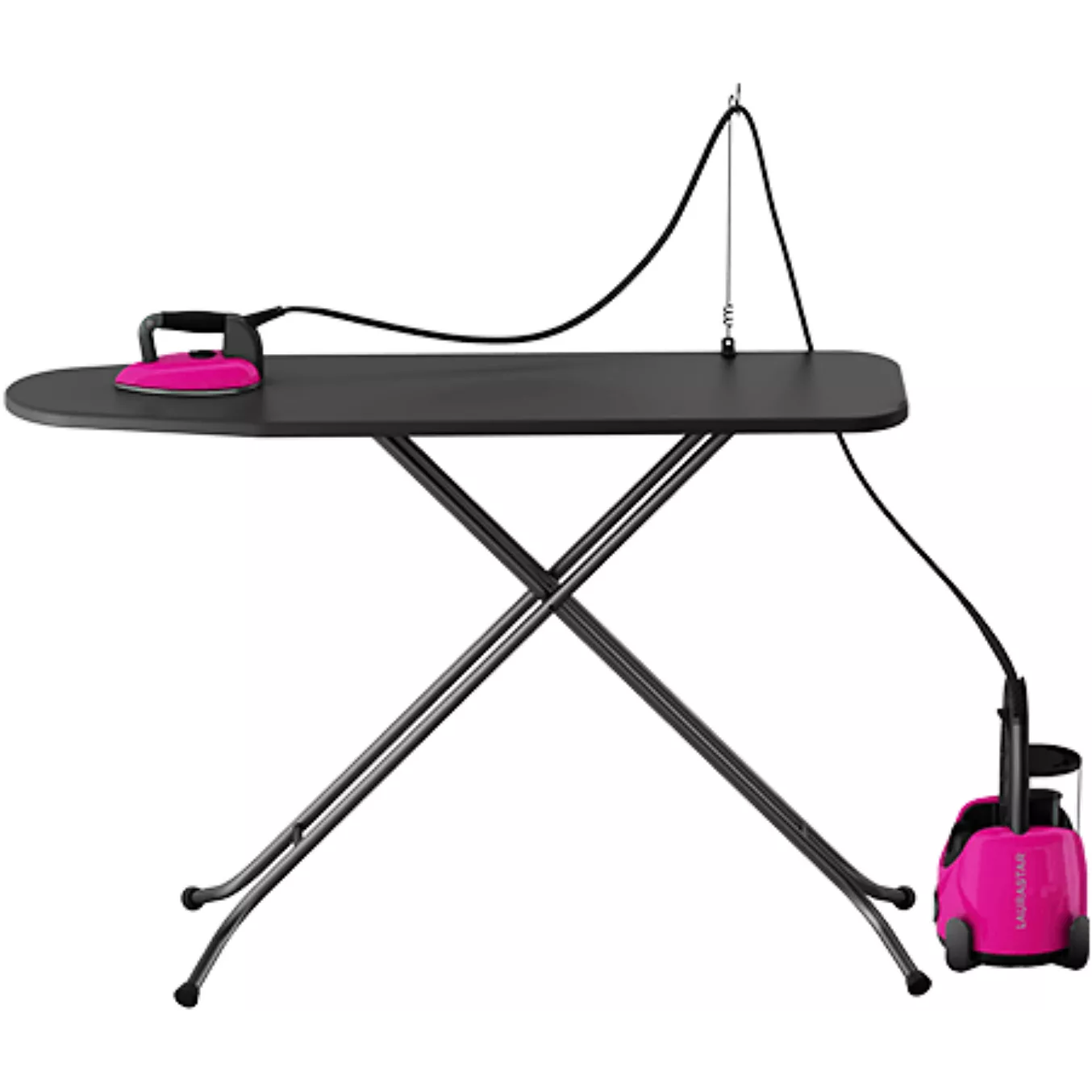 L'ensemble fer à vapeur et table à repasser LAURASTAR LIFT XTRA ALUMINIUM présente un design rose et noir avec un générateur de vapeur en aluminium relié par un tuyau.