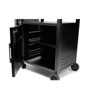 Le RIVIERA & BAR QPL950 est un chariot moderne en métal noir doté de parois perforées, de deux étagères spacieuses, de roulettes qui roulent en douceur et d’une porte de placard ouverte — idéal pour les cuisines ou les salles à manger contemporaines. Ce modèle allie un design élégant à une grande fonctionnalité au quotidien.
