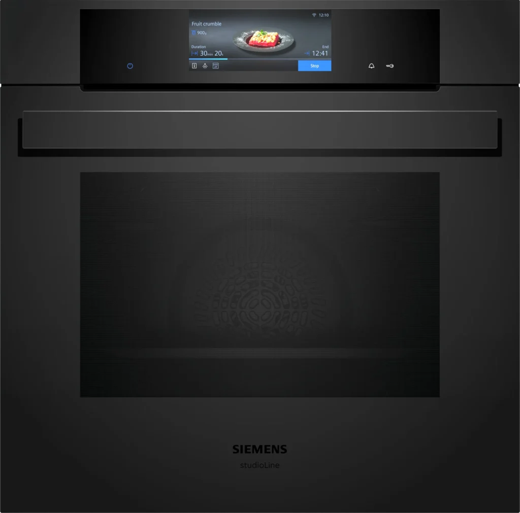 Le SIEMENS HB978GNM1 est un four encastrable noir élégant doté d'un écran tactile numérique, qui allie style moderne et fonctions de cuisson intelligentes.