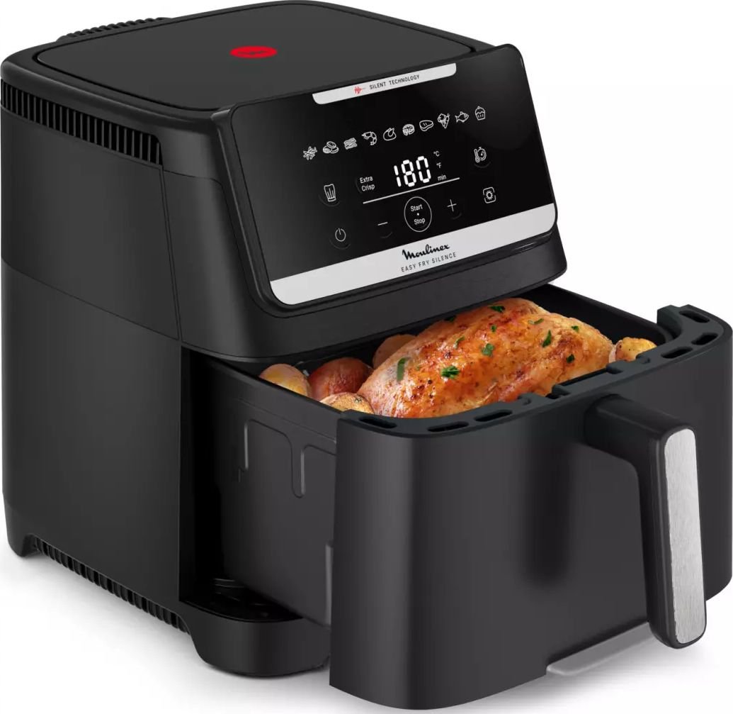 Une friteuse noire MOULINEX EZ8428F0 avec le tiroir à panier ouvert, montrant du poulet rôti et des pommes de terre à l'intérieur.