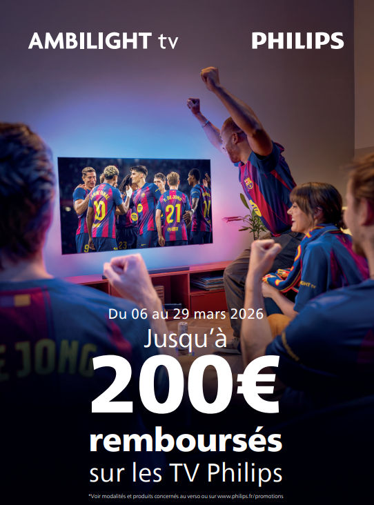 Quatre personnes portant des maillots du FC Barcelone regardent un match de football sur un téléviseur LG OLED dans un salon.