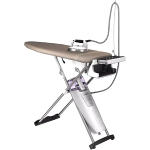 La LAURASTAR By BOSS UNIVERSAL COVER NOIRE est une planche à repasser moderne dotée d'une housse universelle, d'un fer à vapeur intégré et d'un espace de rangement intégré - idéale pour obtenir des résultats professionnels.