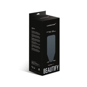 La boîte LAURASTAR UNIVERSAL COVER GRISE présente un texte blanc et un contour minimaliste du produit sur la couverture grise, le tout sur un fond blanc.