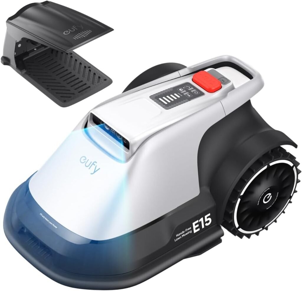 Tondeuse à gazon robotisée EUFY E15 avec station d'accueil, sur fond blanc.