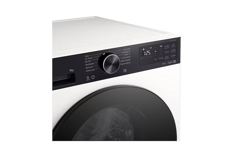 Gros plan sur le panneau de commande du lave-linge LG F94X58BWST, qui présente un écran convivial, un cadran intuitif et plusieurs réglages de lavage.