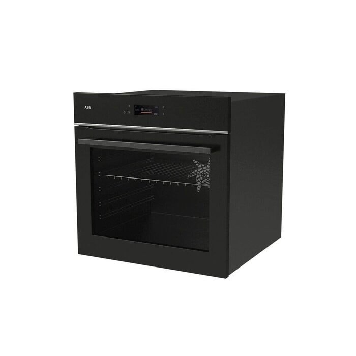 Four électrique noir avec porte vitrée, affichage numérique et grille métallique, conçu pour s'harmoniser avec des appareils tels que le AEG TX7PB631SB, sur fond blanc.