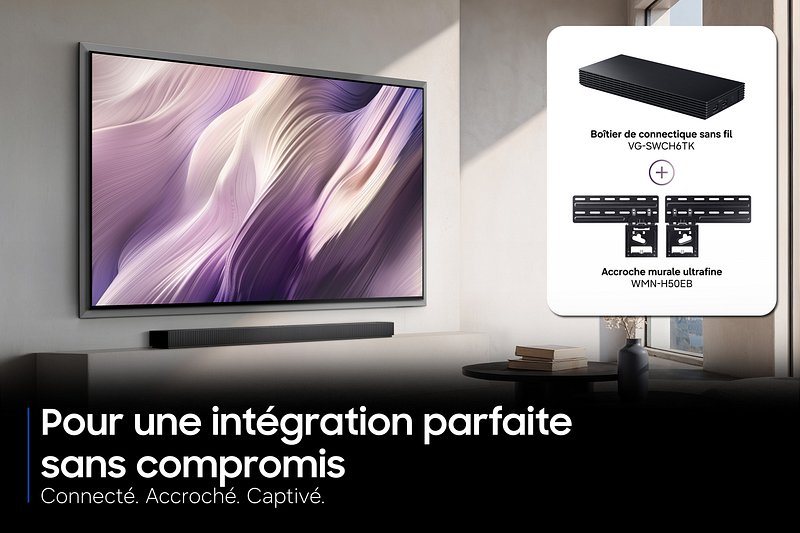 Un téléviseur SAMSUNG TQ83S95H fixé au mur, accompagné d'une barre de son, d'une petite étagère et d'un schéma présentant les options d'accessoires de fixation murale sans fil et ultraplats.