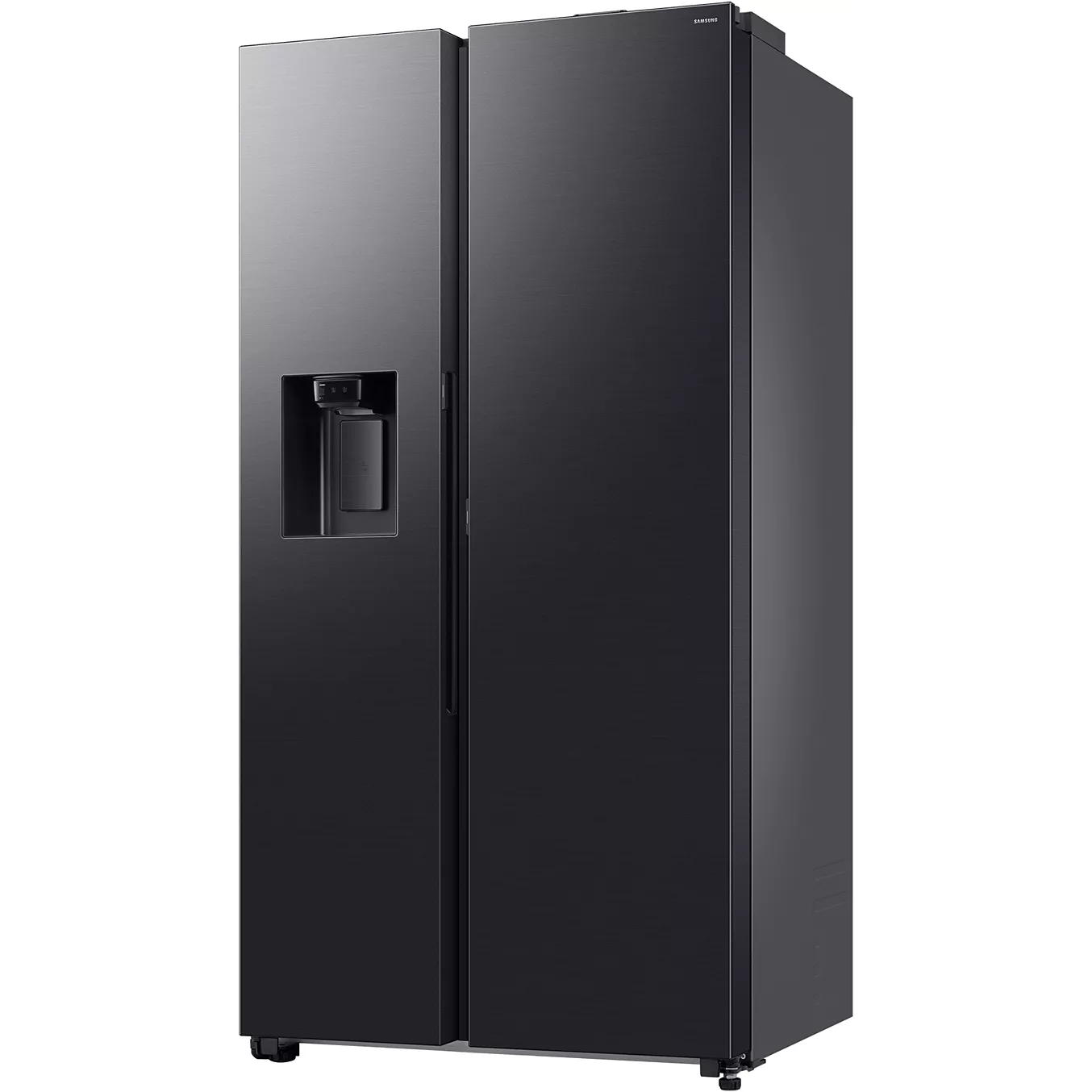 Le SAMSUNG RS70F64KEKEF est un réfrigérateur « side-by-side » noir aux lignes épurées, équipé d'un distributeur d'eau et de glaçons intégré dans la porte de gauche.