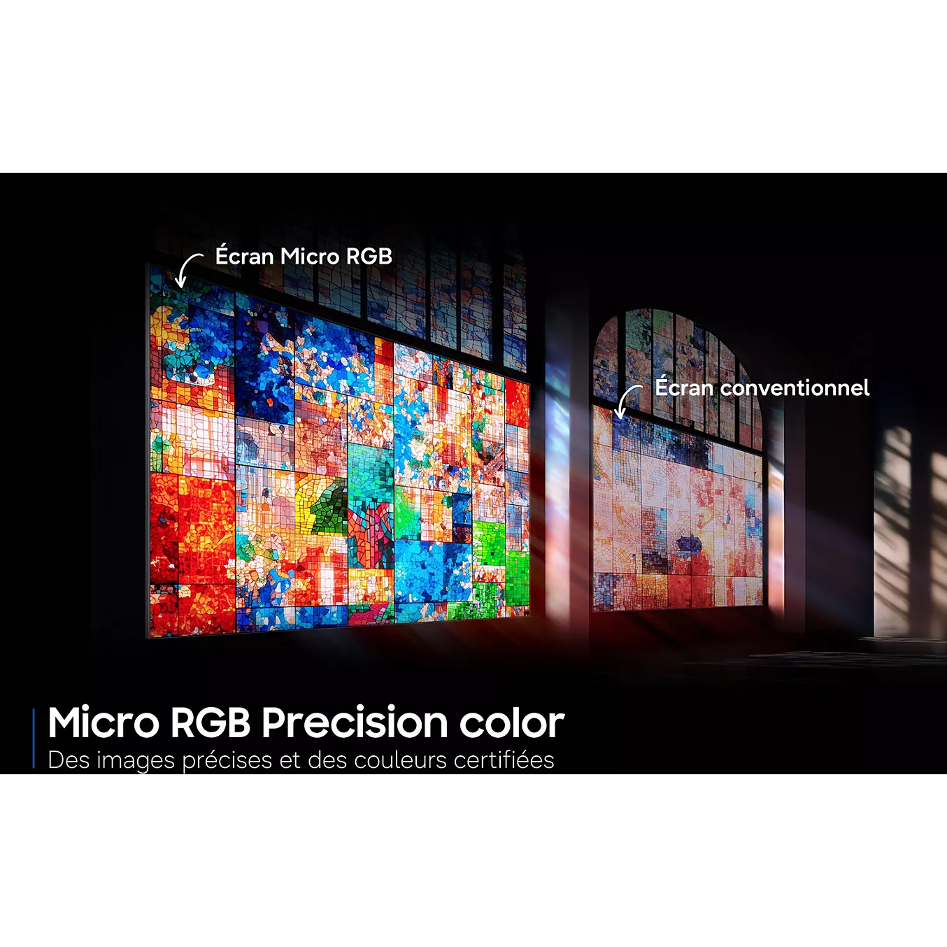 L'écran Micro RGB aux couleurs éclatantes du SAMSUNG TMR75R85H surpasse largement un écran classique aux couleurs ternes lorsque les deux affichent des motifs abstraits colorés.