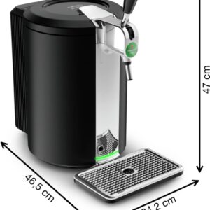 Le distributeur de bière KRUPS YY4808FD, de couleur noire, est équipé d'un robinet et d'un bac d'égouttage. Grâce à ses dimensions compactes (47 cm de hauteur, 46,5 cm de profondeur et 24,2 cm de largeur), il s'intègre parfaitement à côté de votre machine à café, quelle que soit la configuration de votre cuisine.