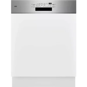 Vue de face du lave-vaisselle AEG blanc, doté d'un panneau de commande en acier inoxydable et d'un écran numérique.