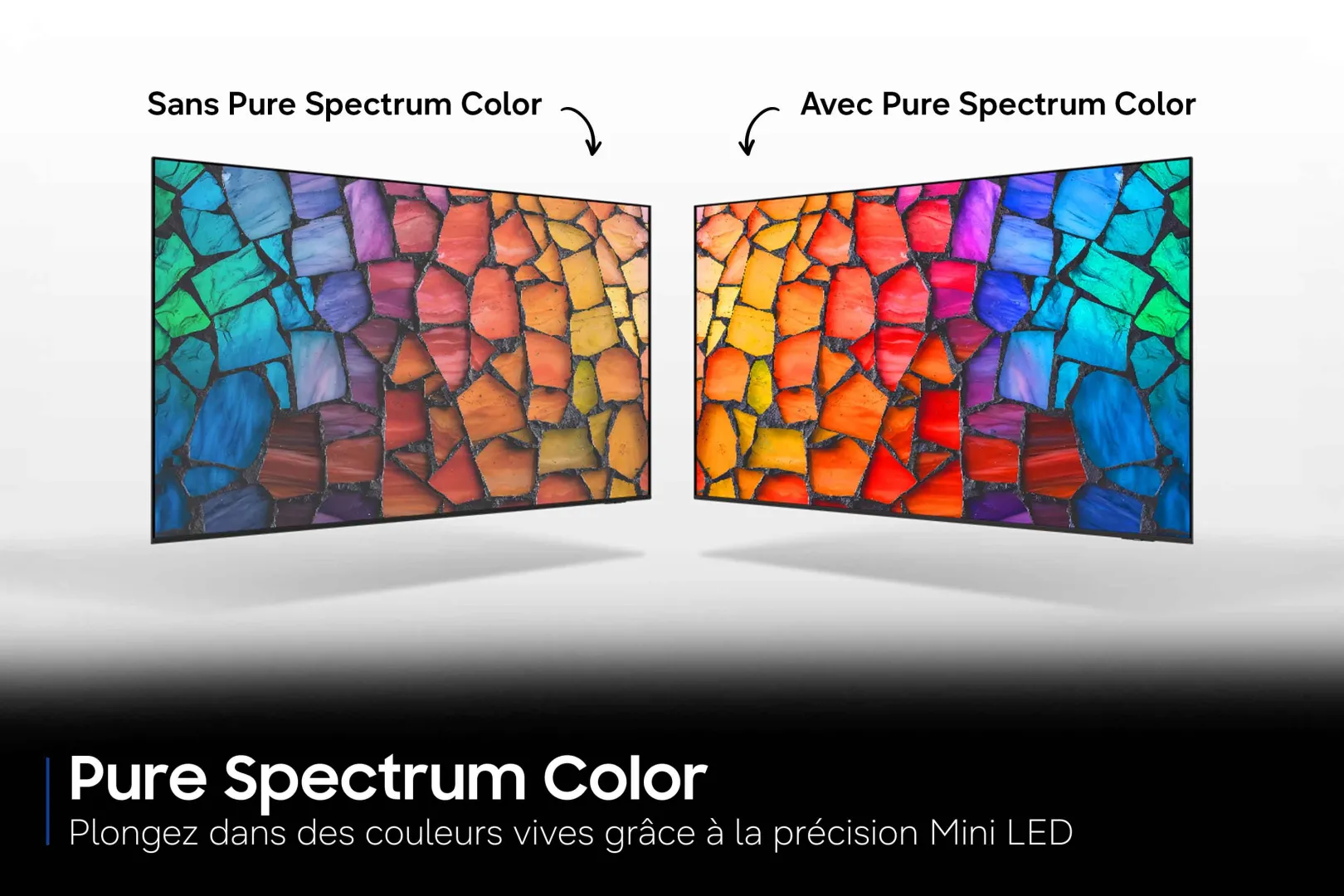 Deux écrans affichent des vitraux colorés, l’un terne, l’autre éclatant grâce à la technologie Pure Spectrum Color du SAMSUNG TU50M74H.