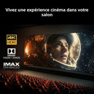 Un grand écran de cinéma montre une femme en combinaison spatiale, avec les logos 4K HDR, Dolby, IMAX et SONY bien en évidence, mettant en avant l'écran SONY K-75XR95M2 True RGB (Copie).