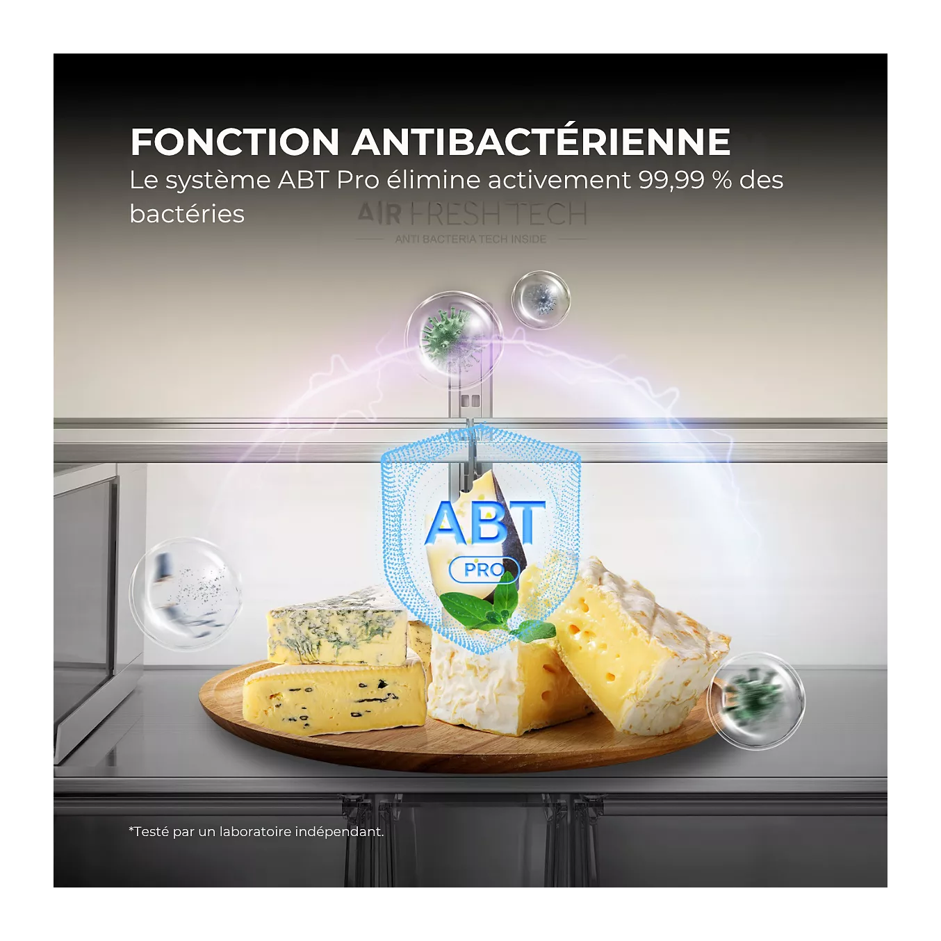Quatre variétés de fromages sont présentées avec élégance sur un plateau, entourées d'un écusson bleu « ABT Pro » et d'icônes antibactériennes, mettant en avant les fonctionnalités d'hygiène avancées du modèle HAIER HCW99F18DIMB.